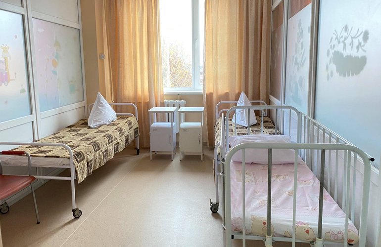 В Житомирской областной детской больнице за 800 тысяч отремонтировали отделение. ФОТО
