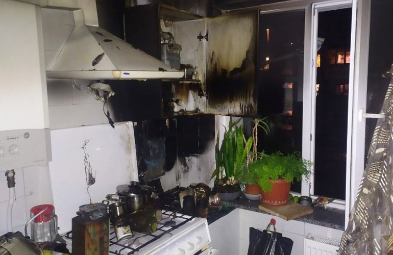 Короткое замыкание: в Житомире в течение вечера дважды тушили пожары в домах