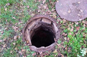 Хотів відремонтувати трубу: на Житомирщині в каналізаційному колодязі загинув пенсіонер