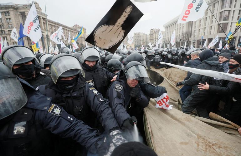 Протесты ФОПов: на майдане Независимости между полицией и предпринимателями произошли столкновения. ФОТО