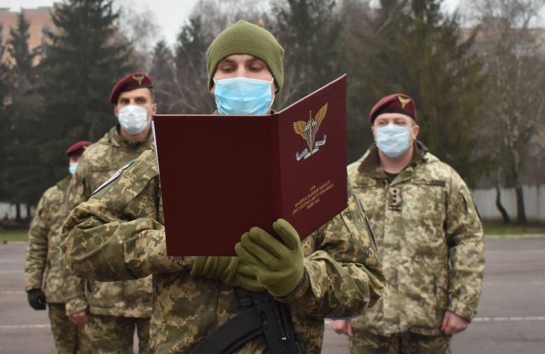 В Житомире более 500 десантников приняли присягу на верность украинскому народу. ФОТО