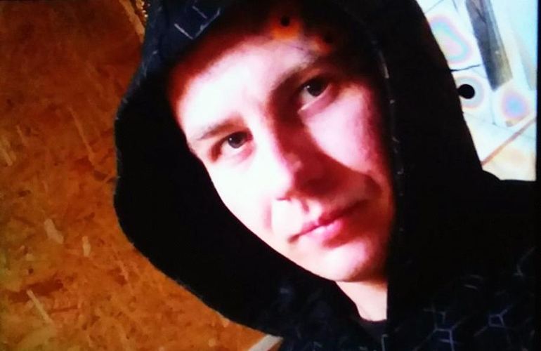 Житомирянин вонзил нож в сердце знакомого: полиция разыскивает убийцу и сообщила его приметы