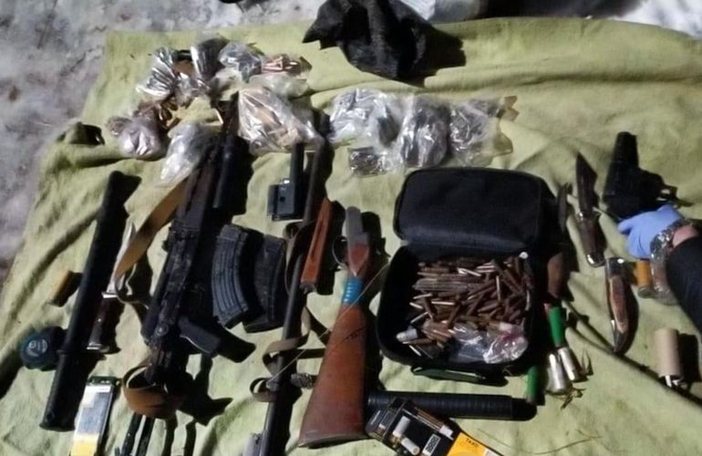 Полиция изъяла у жителей Житомирского района огнестрельное оружие, боеприпасы и арбалет. ФОТО