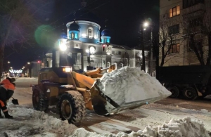 За добу з вулиць Житомира вивезли 1200 тонн снігу. ФОТО