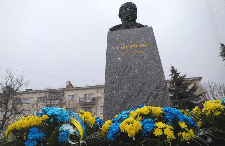 В Житомире отметили 207 годовщину со дня рождения Тараса Шевченко. ФОТОРЕПОРТАЖ