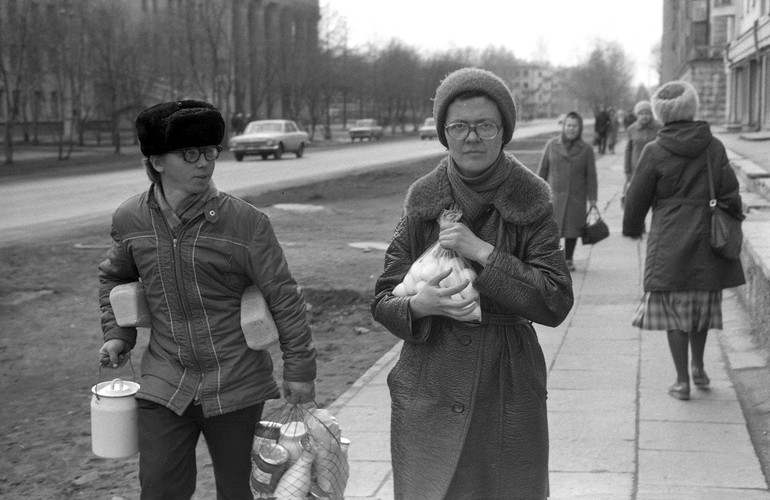 Появились запрещенные фото, на которых показана реальная жизнь в СССР