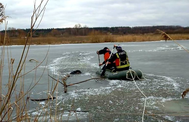 В Житомирской области утонули двое мужчин, которые решили порыбачить на тонком льду