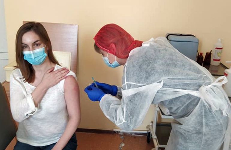 В Житомирской области прививку против COVID-19 получили лишь 2300 человек