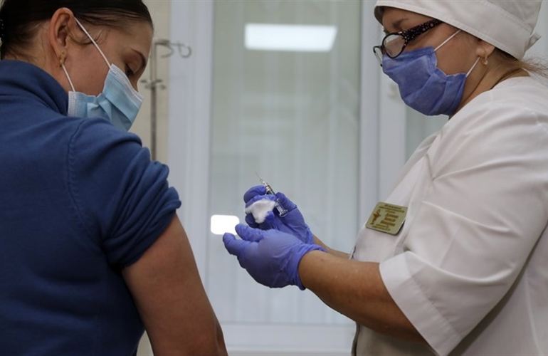 В Житомирской области целые медучреждения отказываются делать прививки от COVID-19