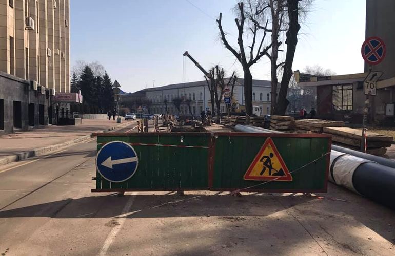 В центре Житомира больше месяца будет раскопана улица: ремонтируют теплосеть. ФОТО