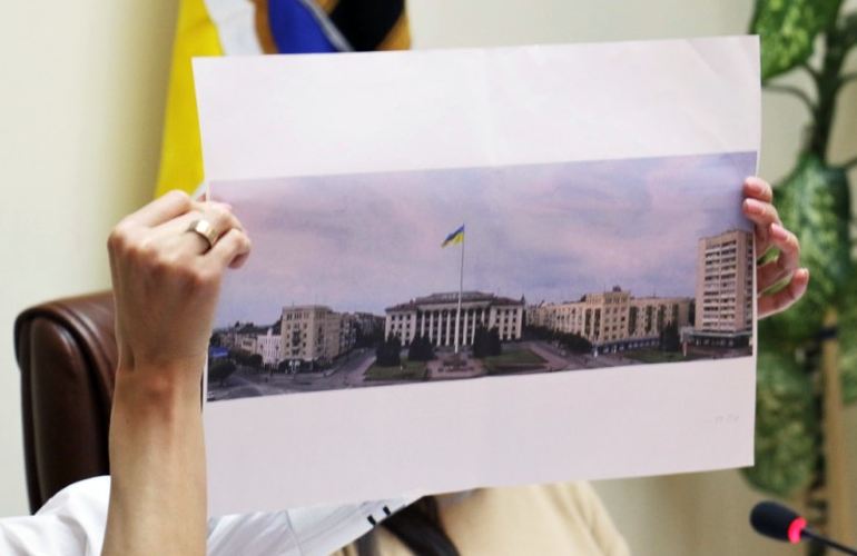 Площадь Соборную будет украшать 50-метровый флаг Украины: в мэрии показали эскизы