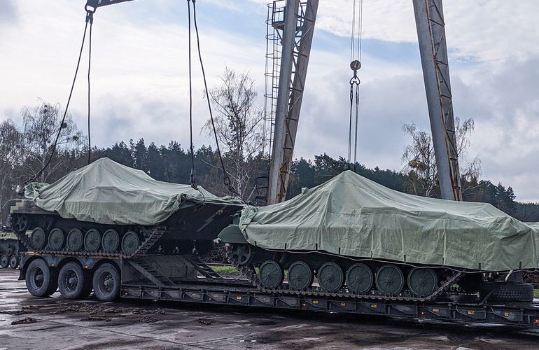 Житомирский бронетанковый завод передал украинским военным партию БМП. ФОТО