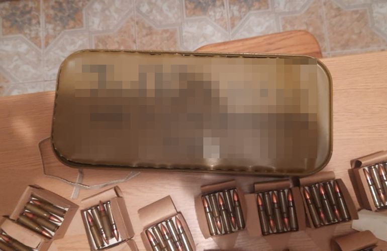 Житомирянину за хранение боеприпасов на балконе грозит 7 лет тюрьмы