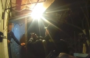 Облився бензином і стріляв у полісменів: на Житомирщині спецназ затримав неадекватного чоловіка